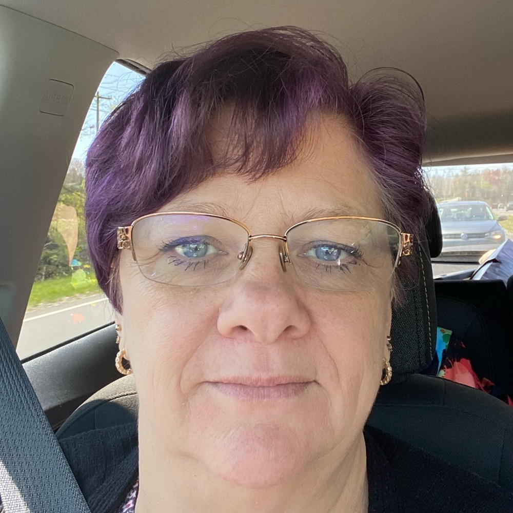 Meet your Posher, Julia